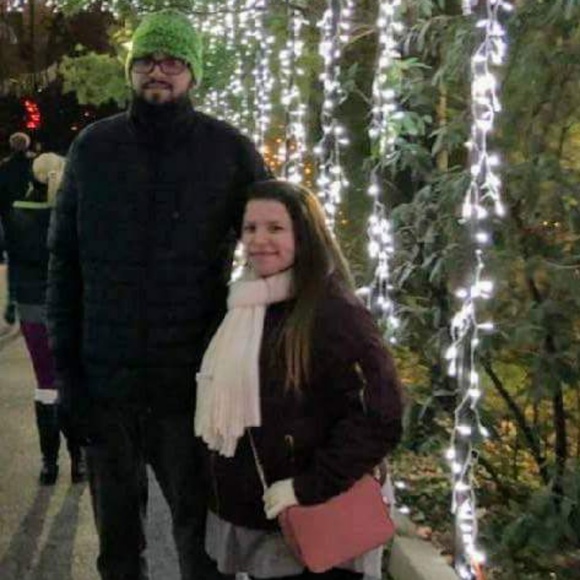 Meet your Posher, Debra! - Picture 3 of 5